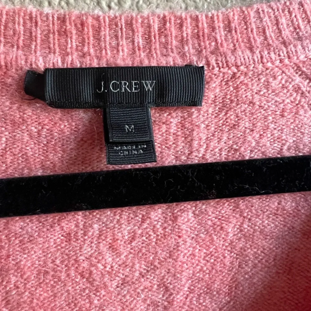 J. Crew Soft‎ Pink V-Neck  Cozy Sweater size medium slit sides